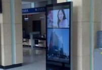 戶(hù)外高亮液晶屏廣告機的三種散熱方式解析