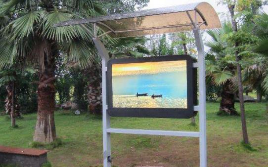 戶(hù)外高亮屏廣告機